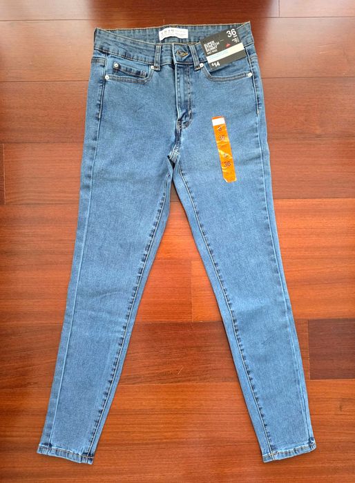NOVAS com etiqueta | Calças de ganga azuis skinny, tamanho 36