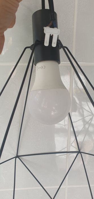 Candeeiro e lâmpada completo