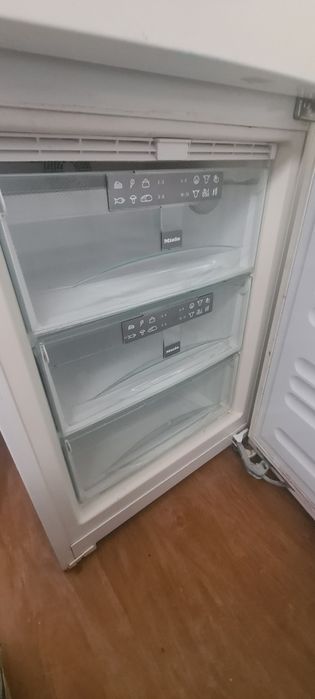 Frigorífico combinado Miele para peças