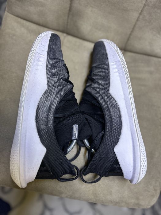 Кросівки баскетбольні Under Armour Curry 5