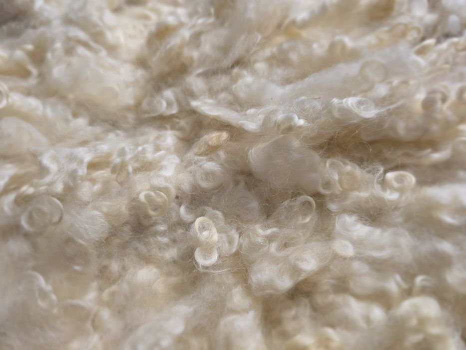 Kocyk loki naturalna wełna ok 50x50 cm sesja zdjęciowa