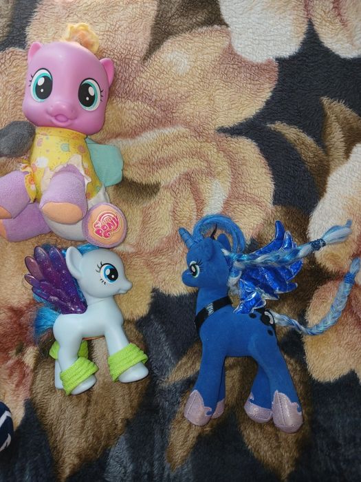 Дитячі іграшки, поні, єдинороги, конячки