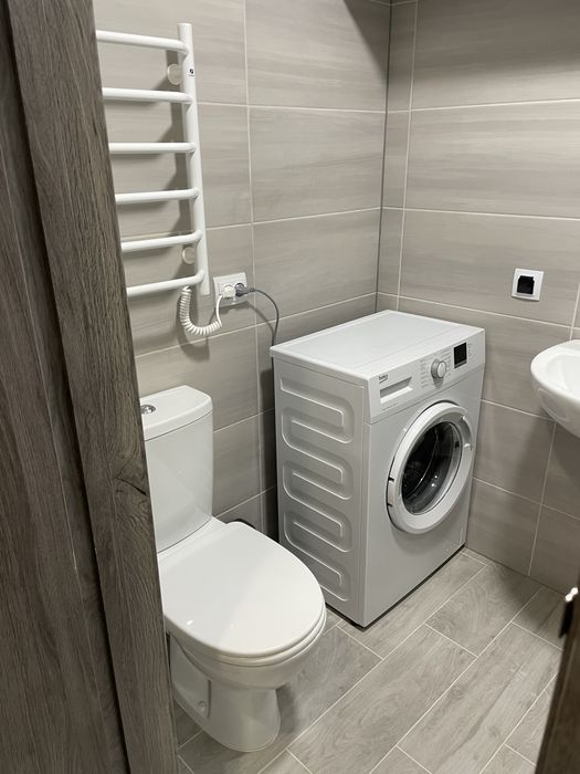 Продам 2 кімнатну квартиру в центрі