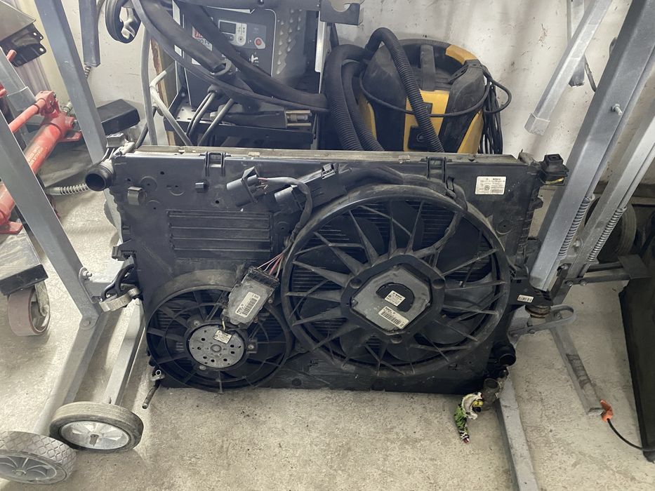 Касета радиаторов с дифузором  audi q7 4l 3.0tdi 3.0tfsi