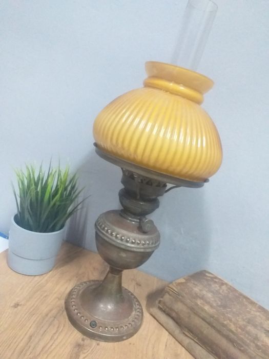 Stara lampa elektryczna