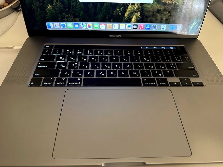 MacBook Pro 16" 2019, i7, 16 ГБ RAM