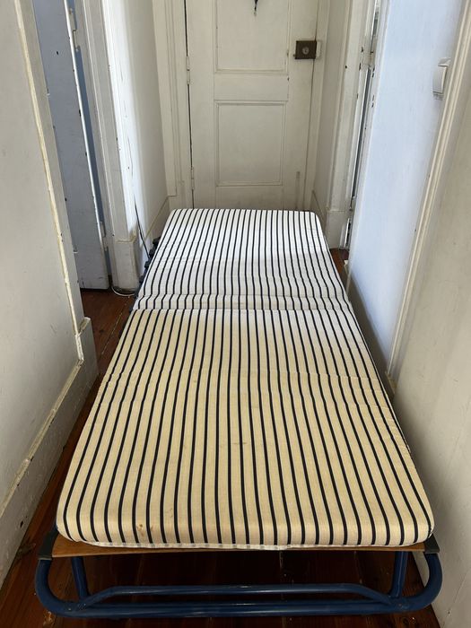 Cama de solteiro dobravel com colchao incluso