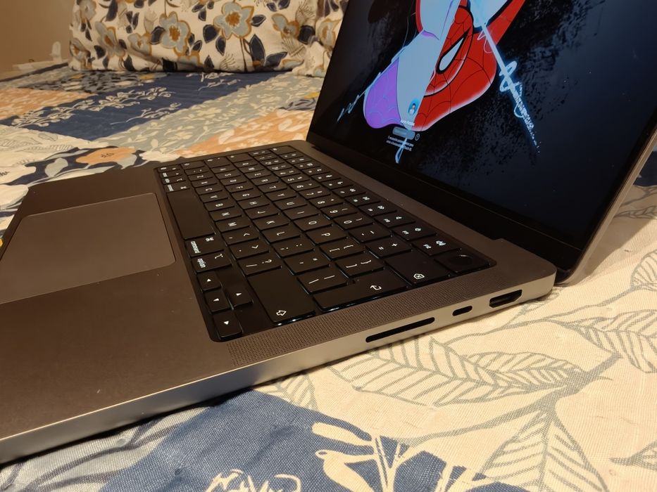MacBook Pro 14" 16GB/1TB