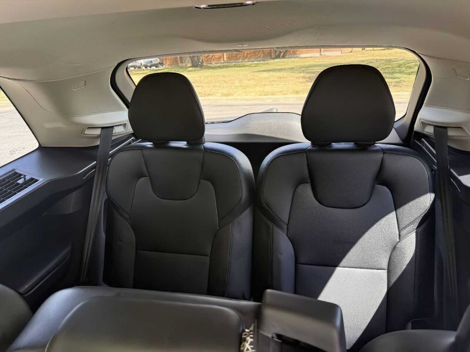 Volvo XC90 B5      2022