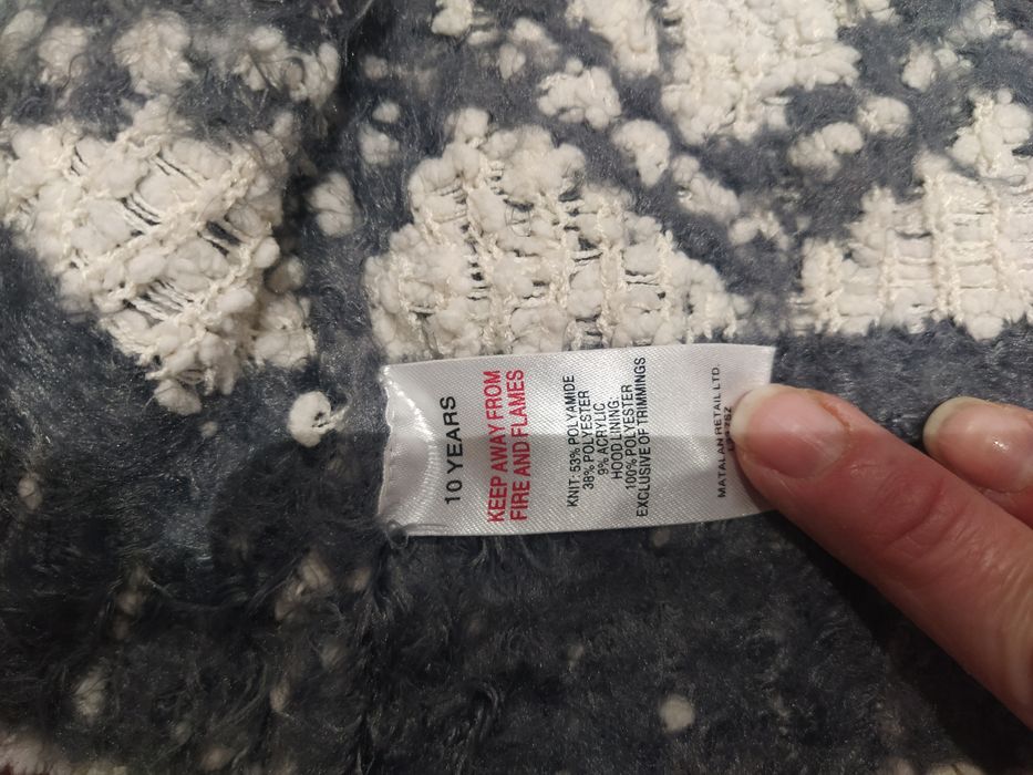 Zestaw paka sweterki r 140 146 stan idealny