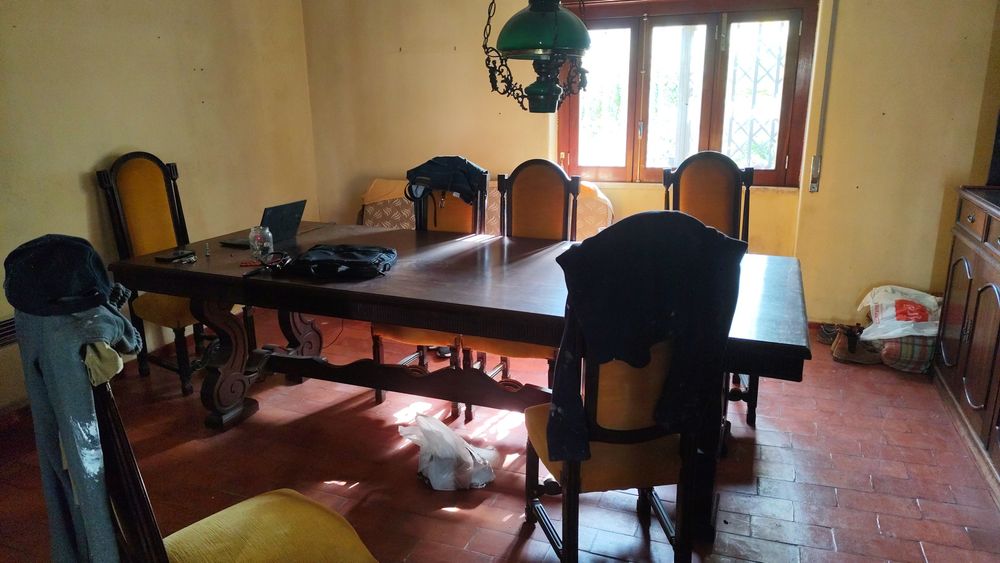 Mobiliário em Madeira Maciça e outras velharias