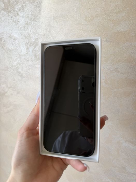 Iphone 12  64gb.