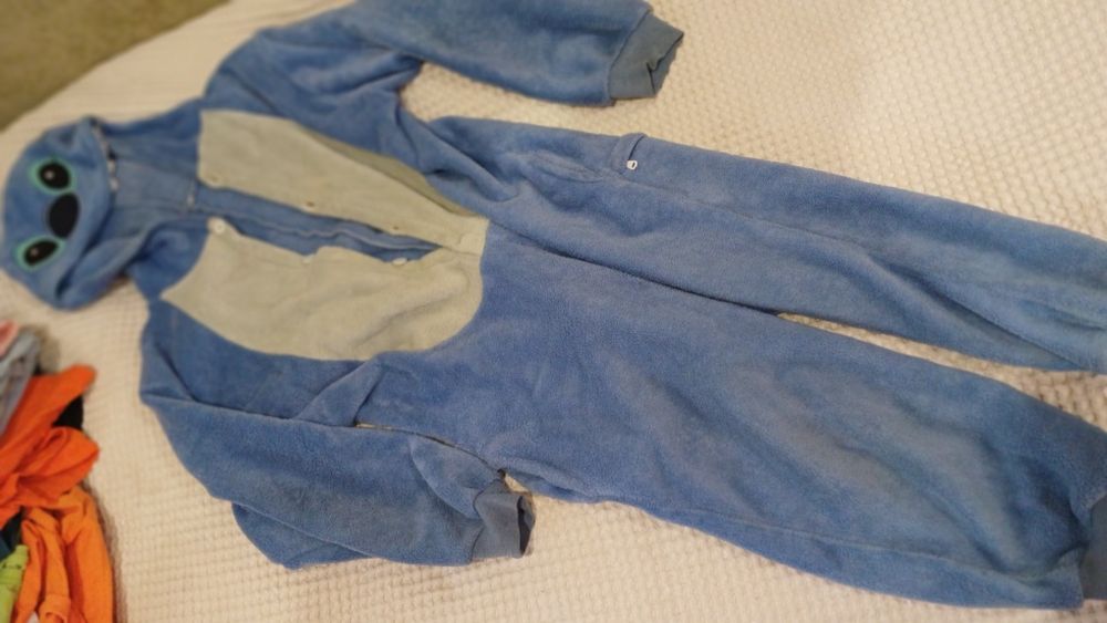 Віддам пакет речей на хлопчика 6-8 років