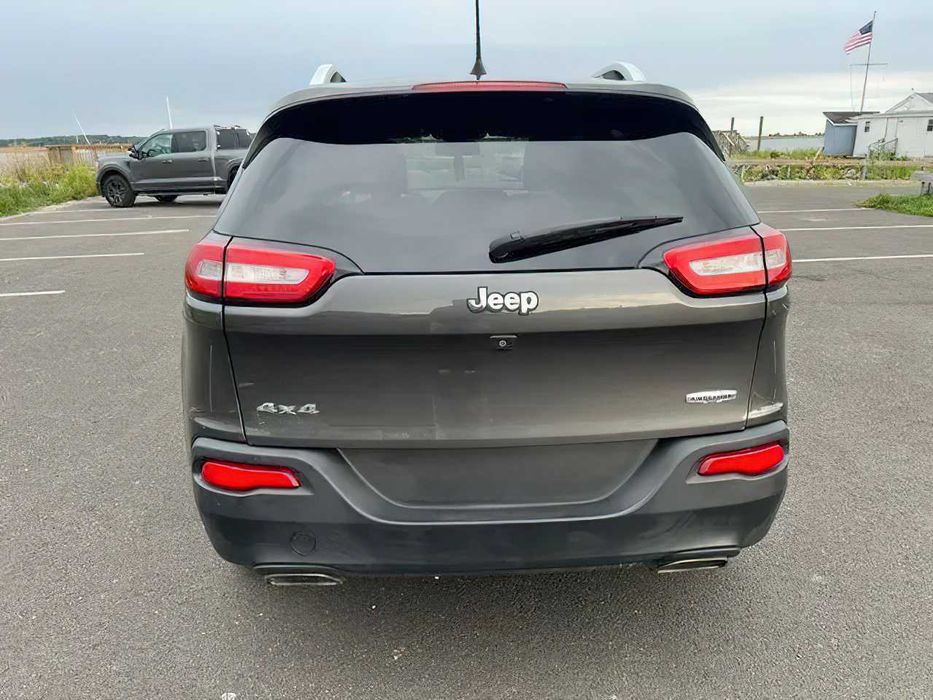 Jeep Cherokee      2017