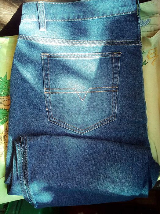 Продам новые джынсы 839 батал