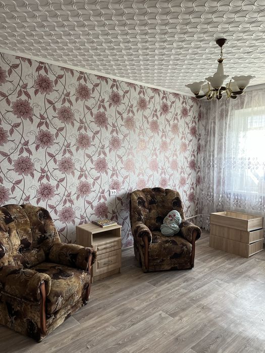 Срочно сдам 2 комн.квартиру на Лазурном!