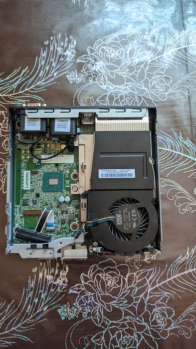 Міні-пк  lenovo thinkcentre m710q I3-6100T + подарунок