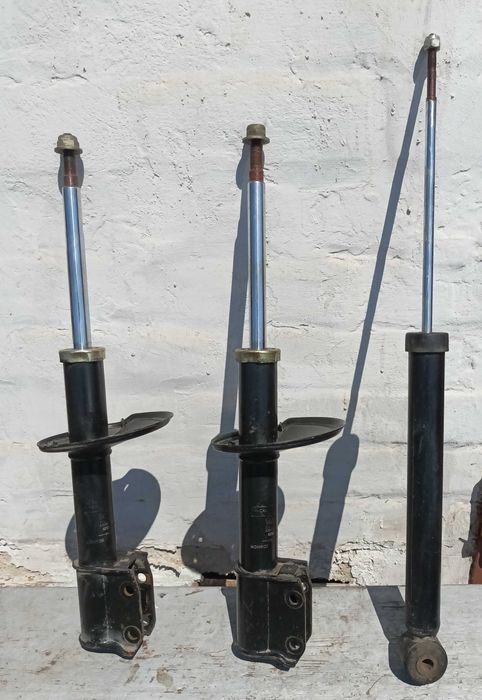 Амортизаторы Monroe Дачия Логан 1.6 (б\у)