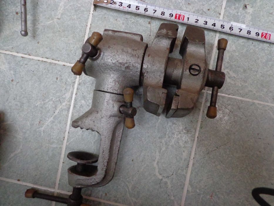 Тиски  СССР ювелирные  настольные