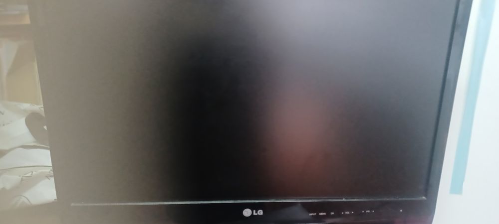 Tv lg como nova com comando  com 71 cm