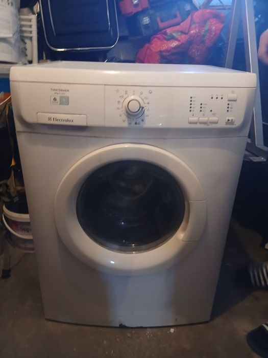 Sprzedam pralkę  mało używana