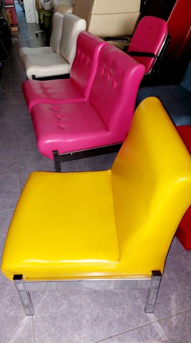 Promoções Estantes, Sofás, cadeiras, secretárias, expositores e mais