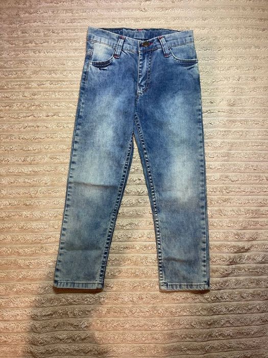 Джинси дитячі в гарному стані