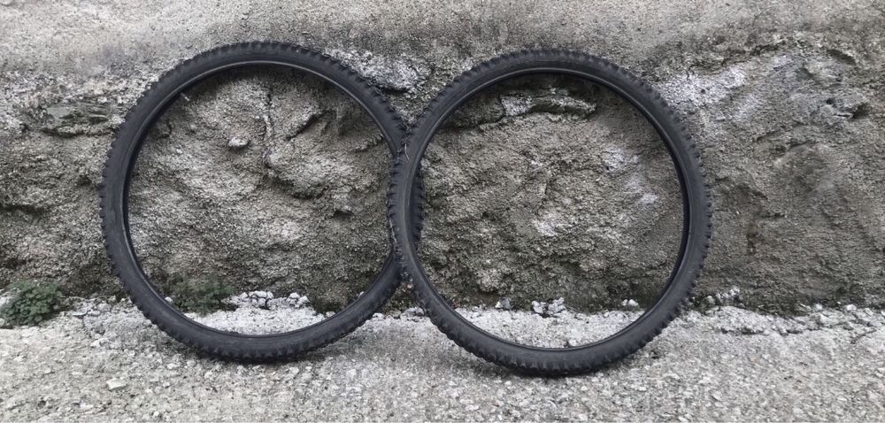 Vendo conjunto de aros com 2 pneus de bicicleta.