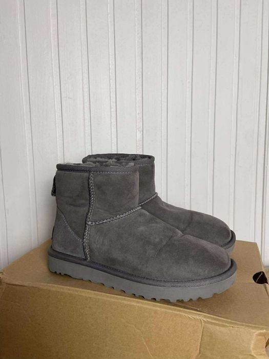 Używane buty damskie UGG Classic Mini szare org 37
