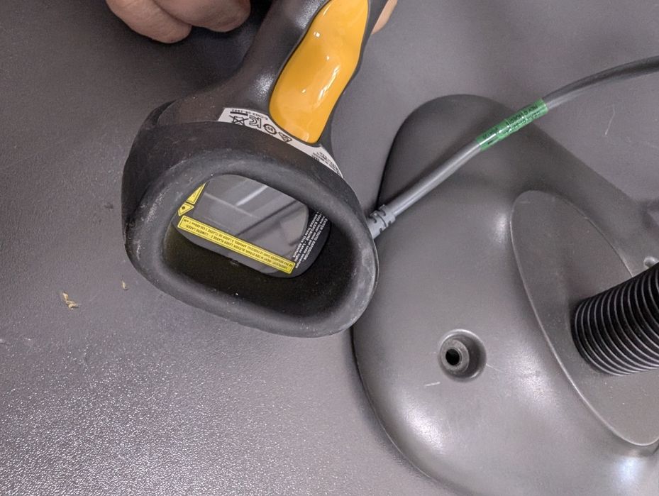 Сканер штрих-кодів Symbol LS2208-SR20007R-UR з підставками  є 80шт