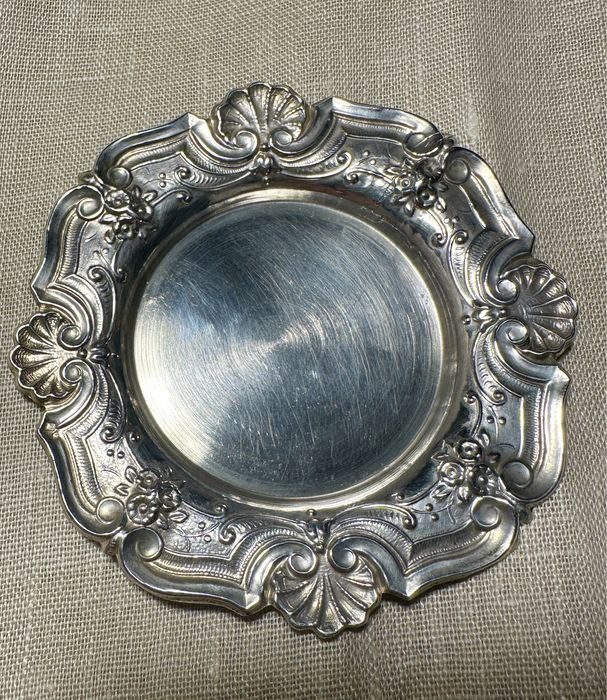 Duas aneleiras, prata marcada