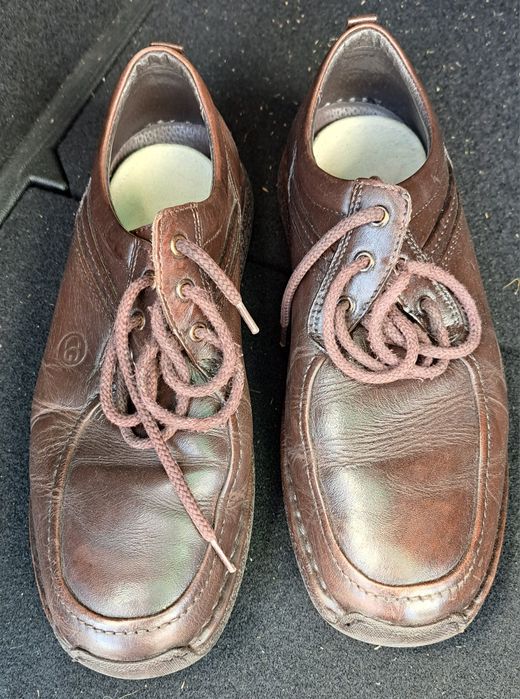 Sapatos homem TAM 42 = 2 pares 13€