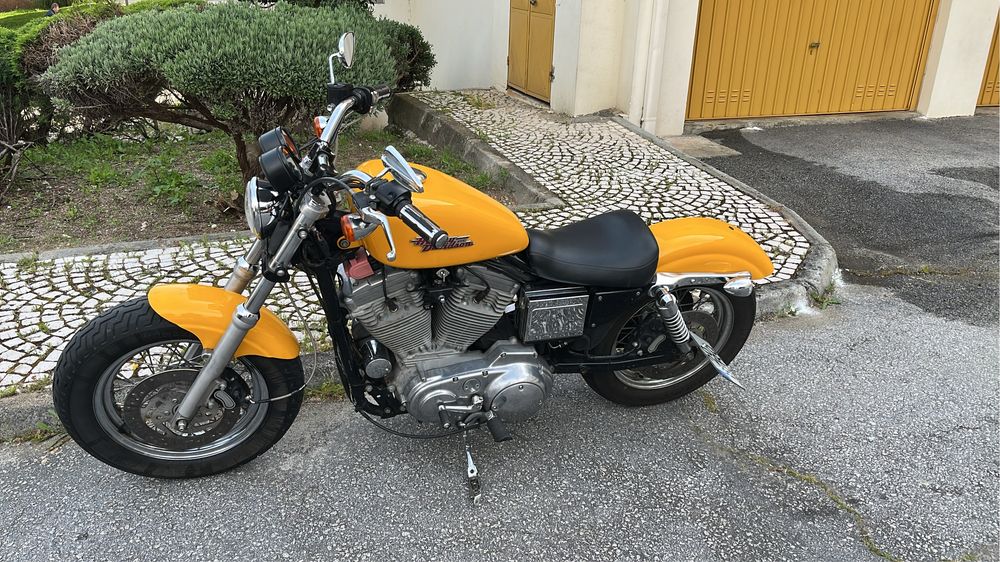 Hayley Davidson 883 Sportster Hugger (XLH) 2001