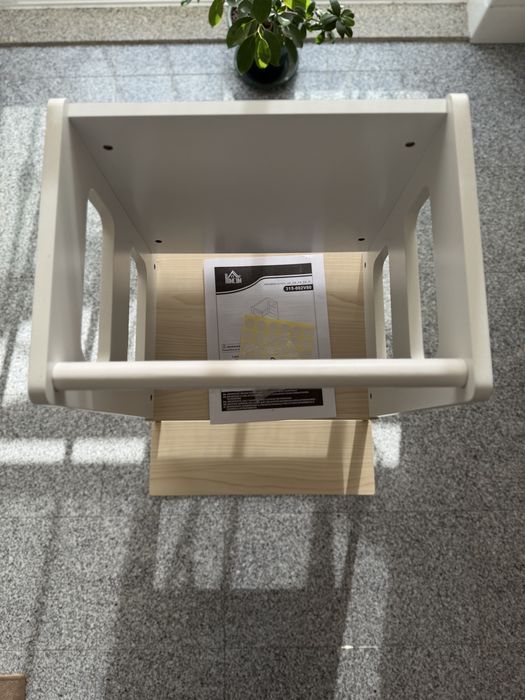 Torre de aprendizagem com quadro, 55x52,5x87,5cm branco | AIYAPLAY