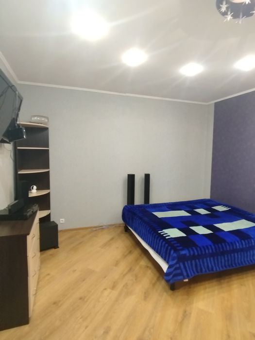 Здається Шикарний 4 кімнатний Будинок по вулиці Подільська.