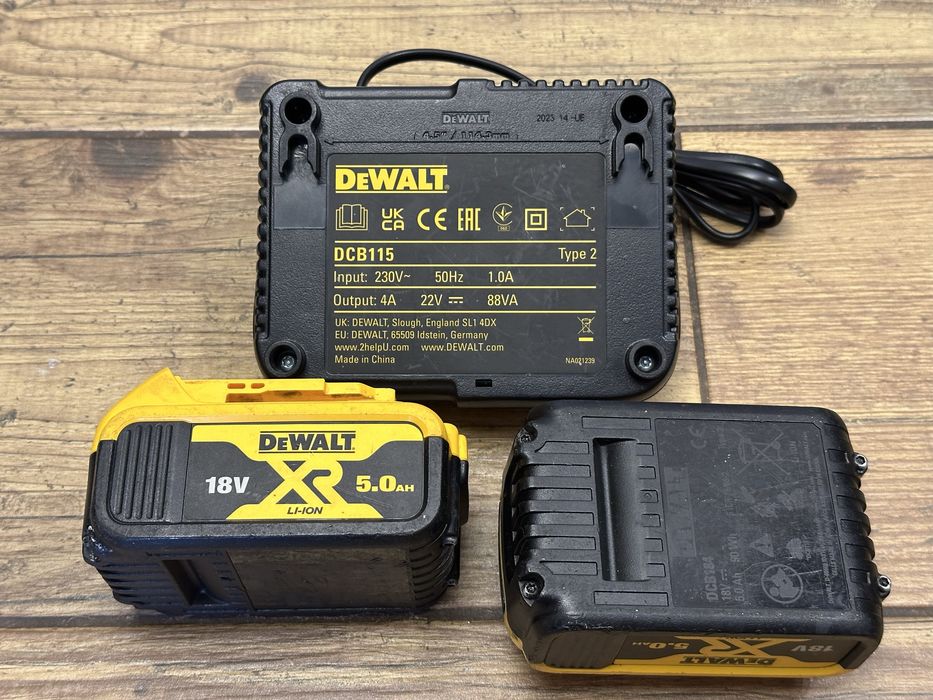 Zestaw | 2x bateria, akumulator 5Ah + ładowarka DeWalt DCB115