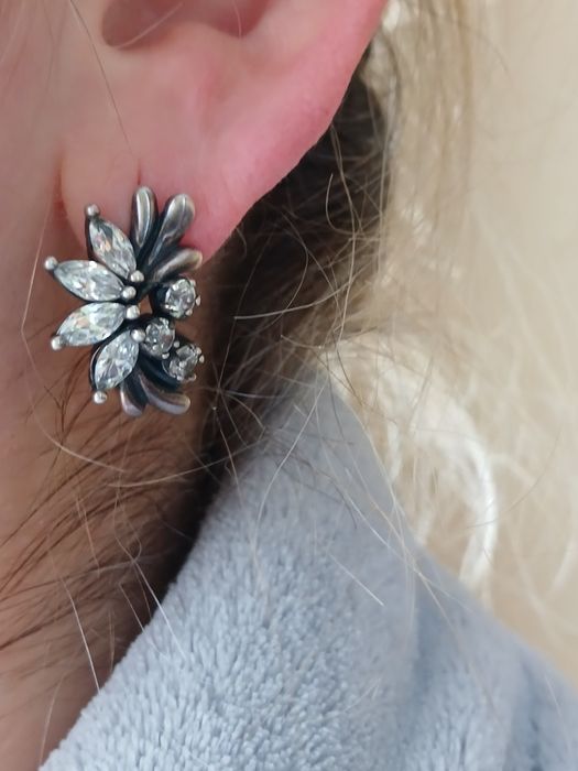 Набір срібних прикрас.