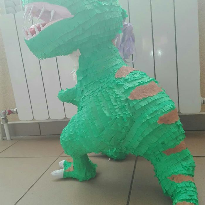 Dinozaur piniata t-rex urodziny prezent