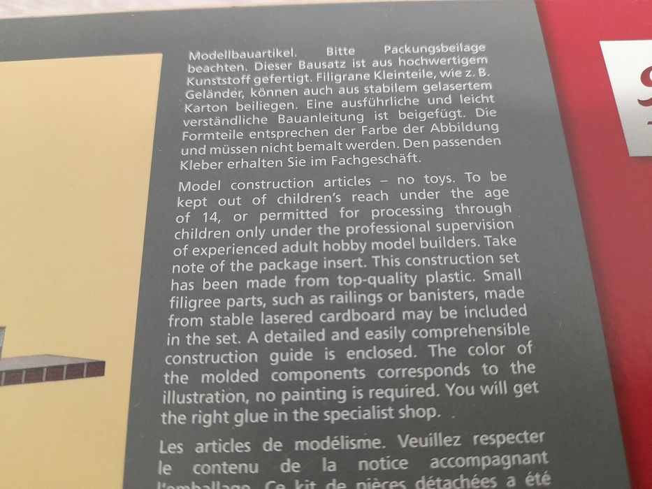 Makieta kolejowa DWORZEC Grunberg H0 model do sklejania Auhagen 11413