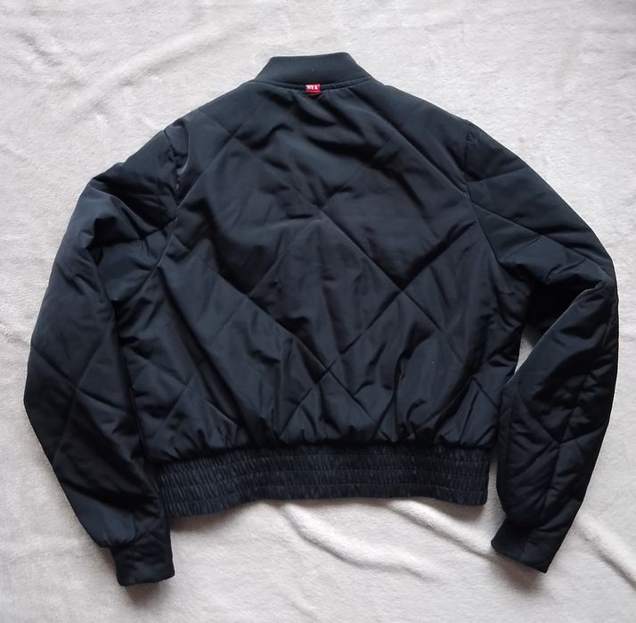 Kurtka bomberka xs Hummel