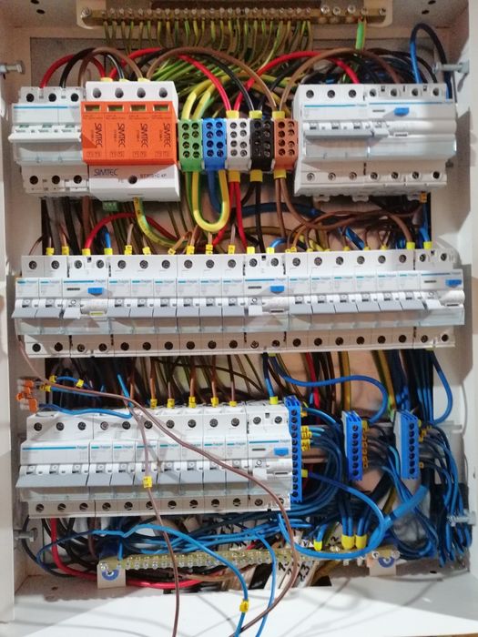 Elektryk Brzeszcze Oświęcim Pogotowie elektryczne, instalacje, awarie.