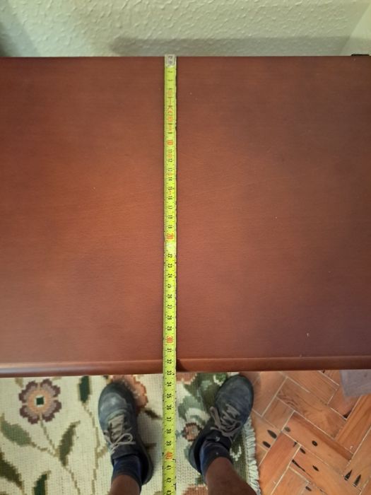 Mesa de apoio a sofá
