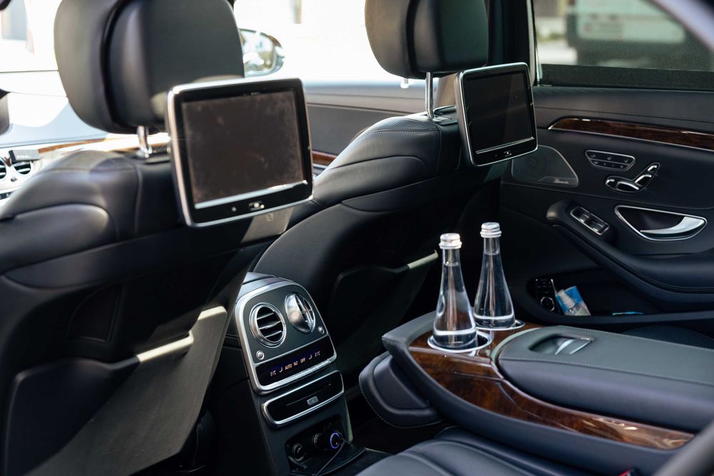 Авто з водієм Mercedes Sclass 222 VIP Трансфер Європа Варшава Буковель