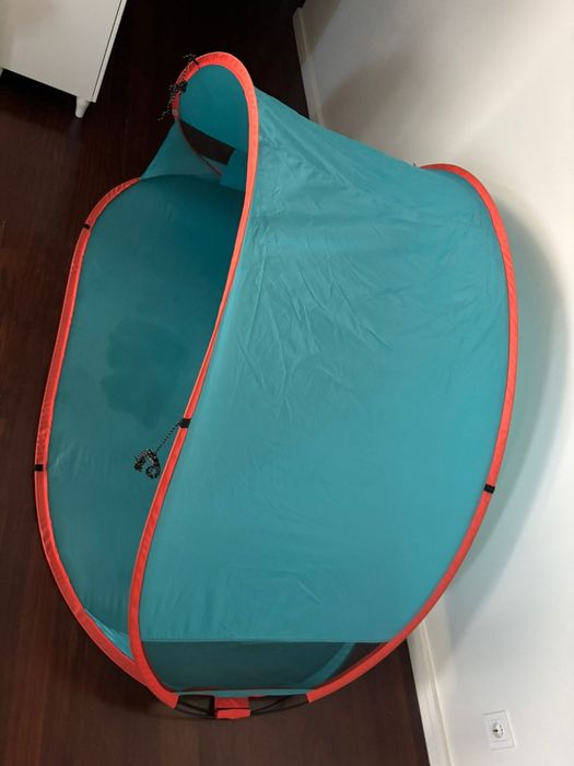 Tenda de praia azul