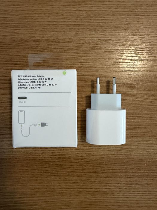 Зарядний пристрій Apple USB-C 20W (оригінал)