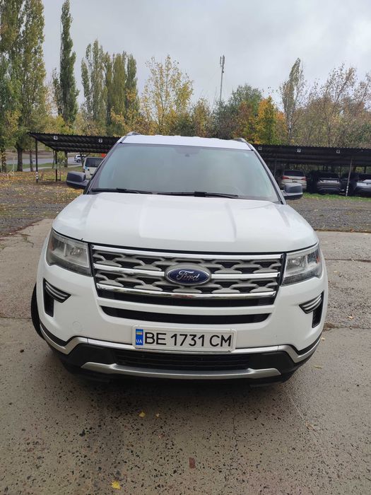 Ford Explorer 2018 року 3.5 газ\бензин