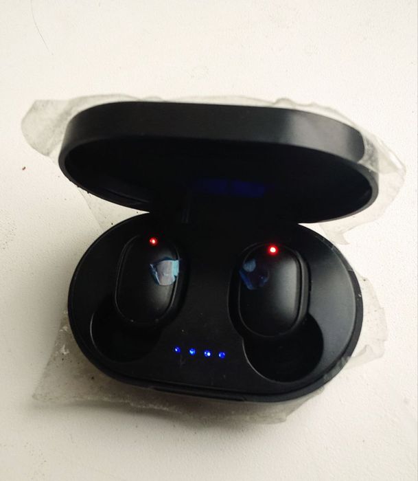 Продам новые Bluetooth наушники