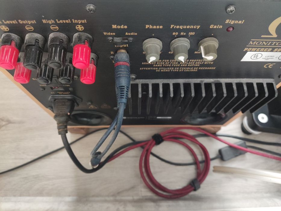 Сабвуфер Monitor Audio asw 100