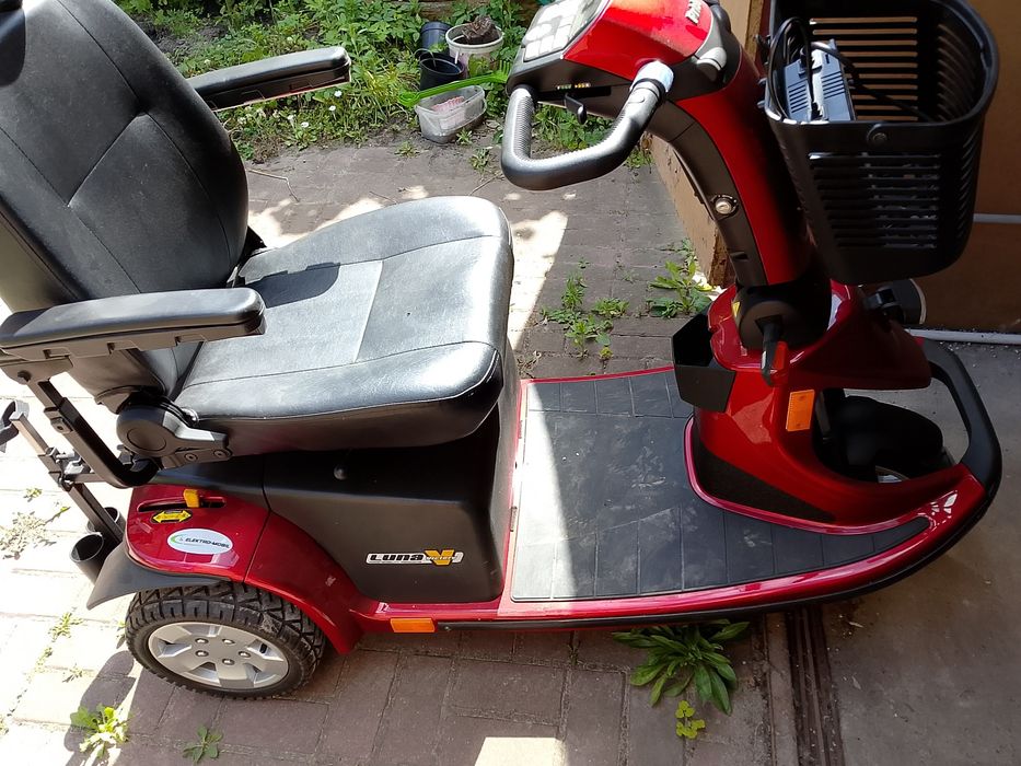 Skuter pojazd elektryczny inwalidzki seniora
