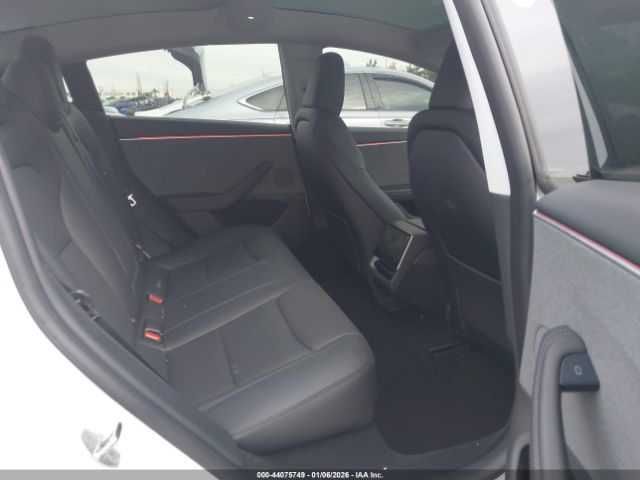 Tesla Model 3 2025 .